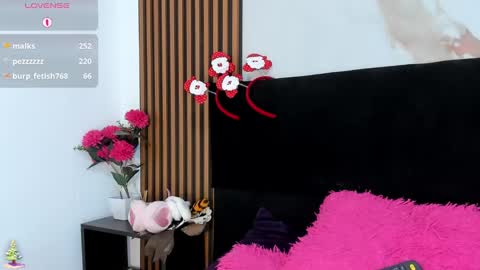 Snapshot of madelin_clerk chatting on 12.30.24 Madelin Clerk online show from 12.30.24