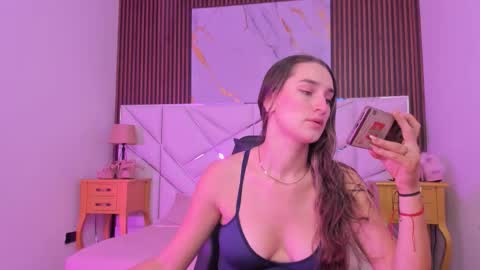 Snapshot of madeline_sweet_ chatting on 01.17.26 Madeline online show from 01.17.26