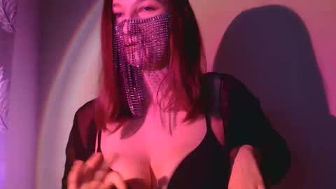 Snapshot of mademoiselle_mystique chatting on 11.05.25 mademoiselle_mystique online show from 11.05.25