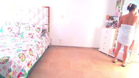 madelyn roses online show from 12.04.24