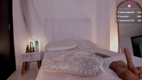 Valentina   1030   530  -  online show from 12.21.24