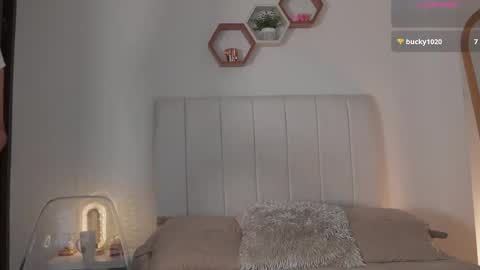 Valentina   1030   530  -  online show from 05.21.26