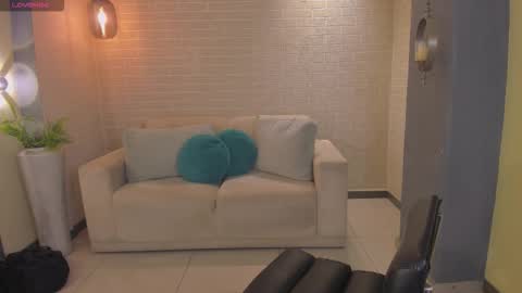 Maddi Collins online show from 10.21.25