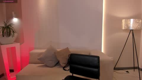 Maddi Collins online show from 11.05.25