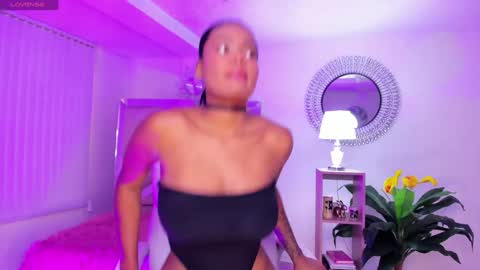 Snapshot of madisson_davon chatting on 12.20.24 Madisson Davon online show from 12.20.24