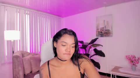 Snapshot of madisson_davon chatting on 01.05.25 Madisson Davon online show from 01.05.25