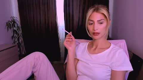 Madye Roberts online show from 04.16.26