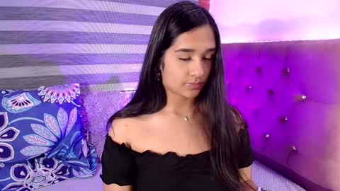 Snapshot of maeena chatting on 01.28.25 maeena online show from 01.28.25