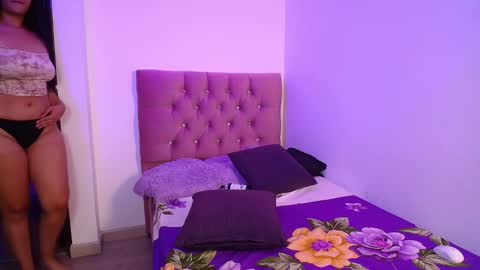 Snapshot of maeena chatting on 02.03.26 maeena online show from 02.03.26