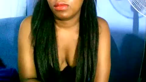 Snapshot of maelahlove chatting on 12.03.24 MaelahLove online show from 12.03.24