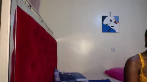 Snapshot of maelys_t chatting on 04.12.26 Maelys online show from 04.12.26
