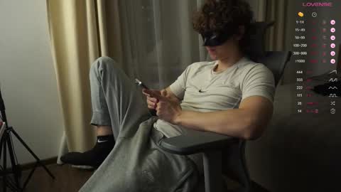 Snapshot of maestro3369 chatting on 10.05.25 Mike XMaestro 3369 online show from 10.05.25