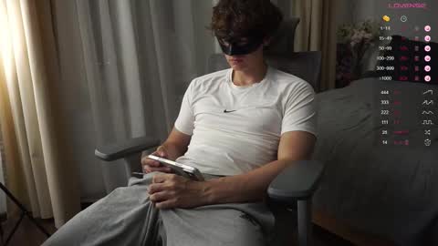 Mike XMaestro 3369 online show from 02.04.26