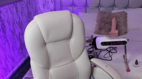 Snapshot of maeve_bigboobs chatting on 02.24.25 Mae online show from 02.24.25