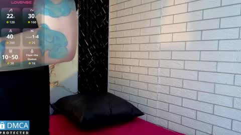 maevekuro online show from 05.10.26