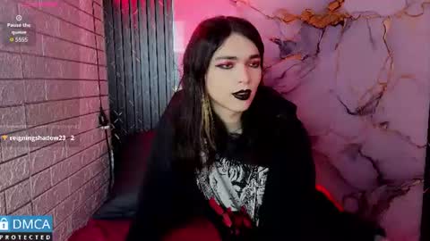 Snapshot of maevekuro chatting on 06.19.26 maevekuro online show from 06.19.26