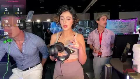 Snapshot of maevemads chatting on 11.08.25 Meaves online show from 11.08.25