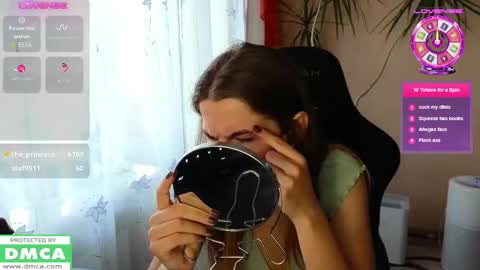 Snapshot of mag1c_eyes chatting on 10.16.25 mag1c_eyes online show from 10.16.25