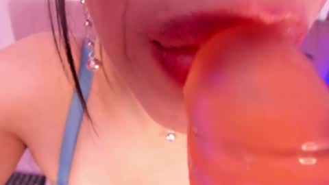 Snapshot of magali_11 chatting on 12.06.24 magali online show from 12.06.24