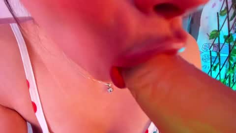 Snapshot of magali_11 chatting on 12.28.24 magali online show from 12.28.24