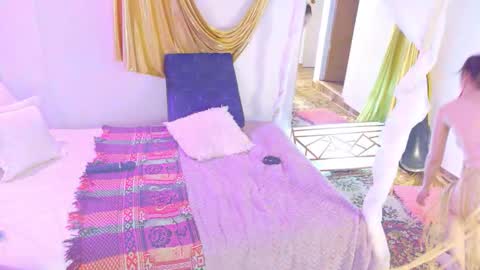 Snapshot of magali_11 chatting on 10.25.25 magali online show from 10.25.25