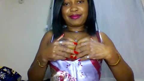 Snapshot of magdalinemus chatting on 10.14.25 magdalinemus online show from 10.14.25