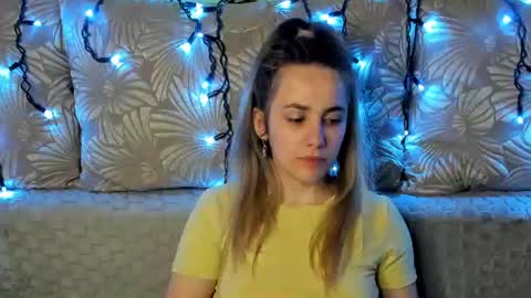 Snapshot of maggiecake chatting on 06.12.26 Maggie online show from 06.12.26