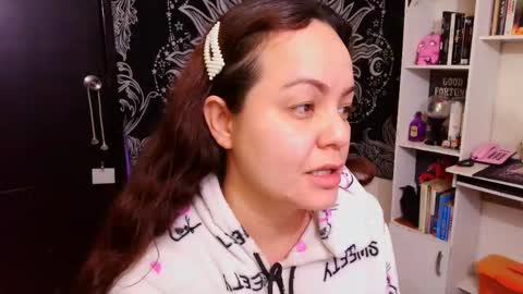 Claire online show from 09.23.25