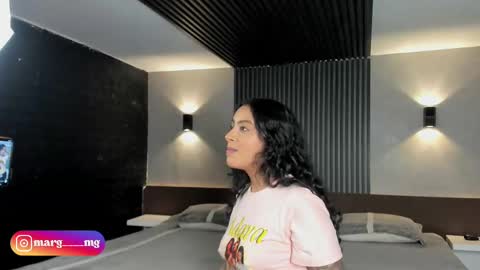Snapshot of magic_marg chatting on 09.10.25 Marge online show from 09.10.25