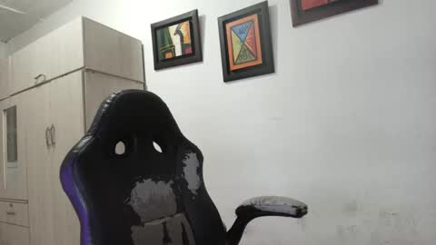 Snapshot of magic_milk23 chatting on 09.24.25 magic_milk23 online show from 09.24.25