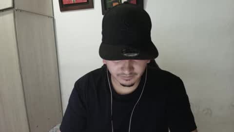 Snapshot of magic_milk23 chatting on 10.01.25 magic_milk23 online show from 10.01.25