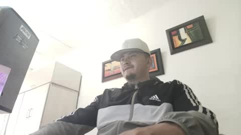 Snapshot of magic_milk23 chatting on 10.08.25 magic_milk23 online show from 10.08.25