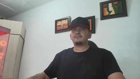 Snapshot of magic_milk23 chatting on 10.24.25 magic_milk23 online show from 10.24.25