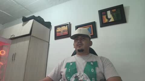 Snapshot of magic_milk23 chatting on 11.05.25 magic_milk23 online show from 11.05.25