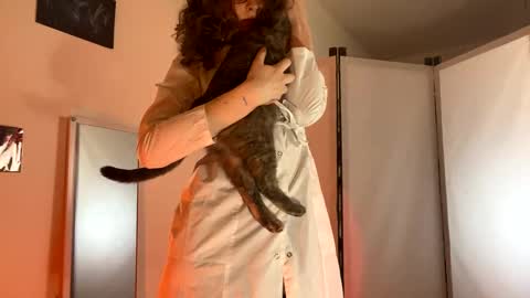 Mikky or Moon online show from 01.26.25