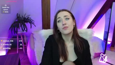 Zooey online show from 12.28.24