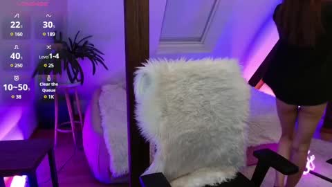 Zooey online show from 01.04.25