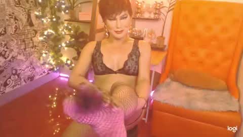 Snapshot of magnificentlydevilqueen chatting on 06.13.26 MagnificentlyDEVILQueen online show from 06.13.26