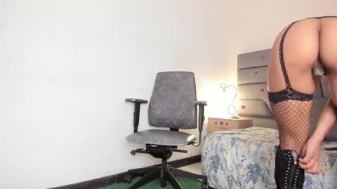 maia_520 online show from 02.20.26