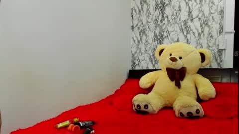 Maia Bronce online show from 09.15.25