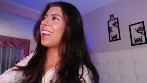 Maia Reficco online show from 02.04.26