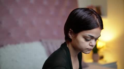  Maia  online show from 10.26.25