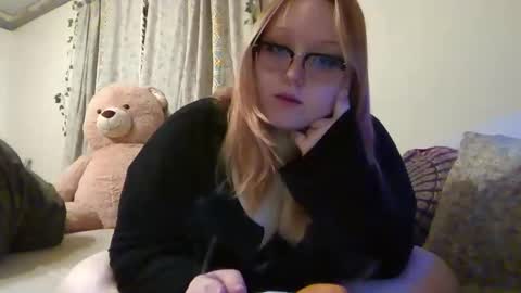 maicii006 online show from 12.03.25