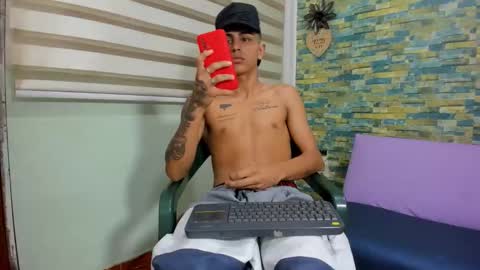 Snapshot of maicoll_hard02 chatting on 11.11.25 maicoll_hard02 online show from 11.11.25