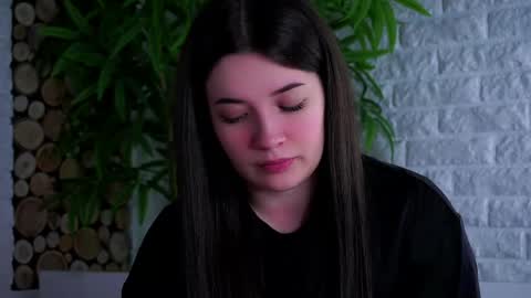 Snapshot of maidabuoy chatting on 05.01.26 Lucy online show from 05.01.26