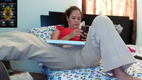 Snapshot of maira_milf chatting on 02.13.25 Maira online show from 02.13.25