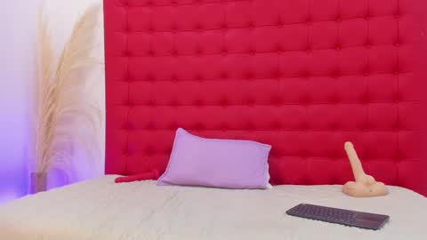 maite_smith69 online show from 03.07.25