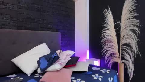 maite_smith69 online show from 09.15.25