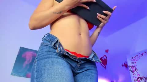 Snapshot of maithe_022 chatting on 02.21.26 mai online show from 02.21.26