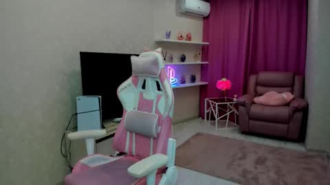 Snapshot of make_love_1 chatting on 02.20.26 Chloe online show from 02.20.26